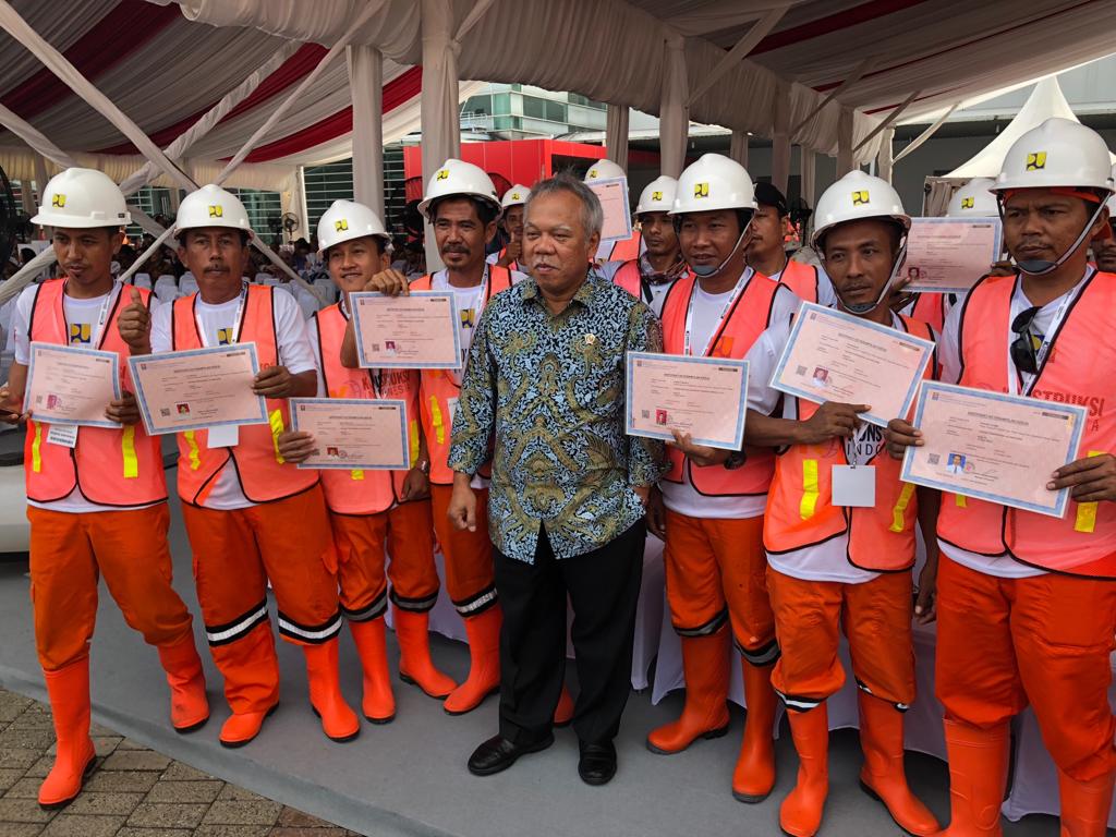  Jual  helm  proyek safety termurah di  Jakarta  RIAN JAYA 